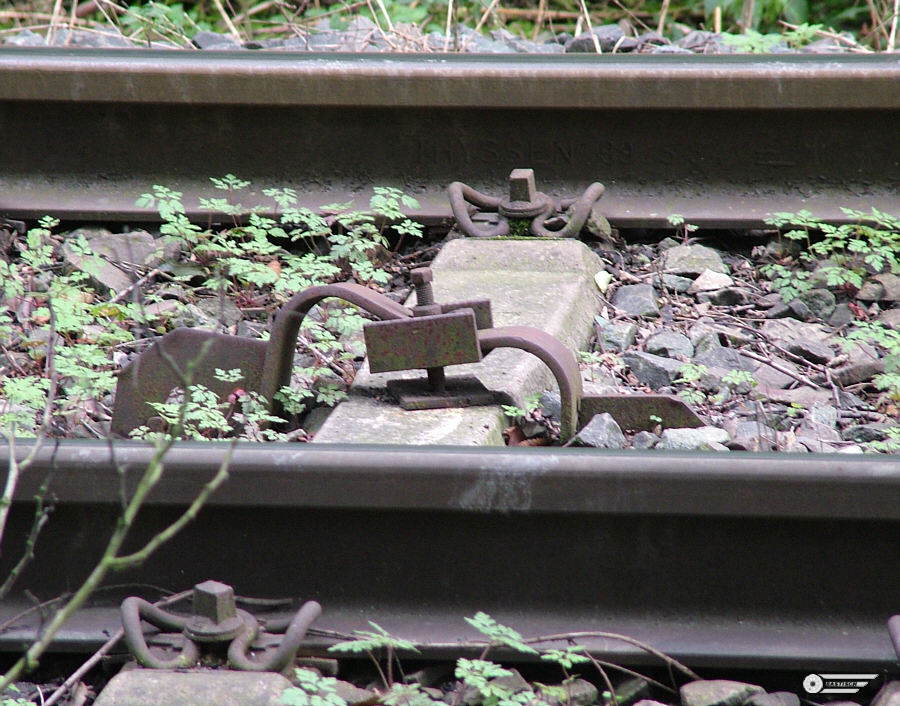 http://www.angertalbahn.de/bauten/070902_zwingenbergerweg.jpg